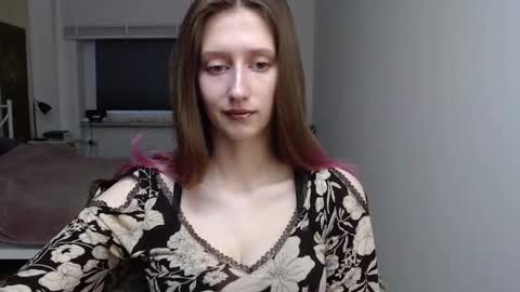 L U N A  online show from 11-28-25, 06:38