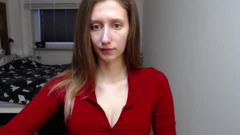 L U N A  online show from 02-17-26, 06:32