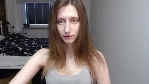 L U N A  online show from 02-24-26, 01:42