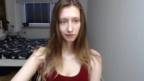 L U N A  online show from 02-25-26, 06:56