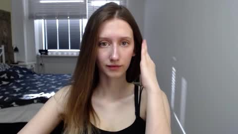L U N A  online show from 03-04-26, 06:52
