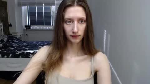 L U N A  online show from 03-05-26, 06:42
