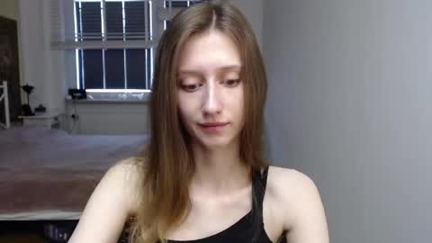 L U N A  online show from 04-30-26, 06:31
