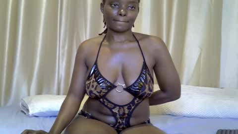 luna online show from 02-12-26, 01:22