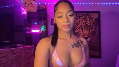 lunaa_11 online show from 04-30-26, 05:25