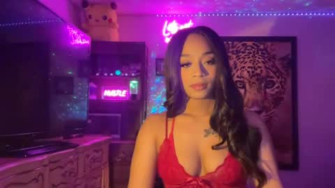 lunaa_11 online show from 06-24-26, 07:40