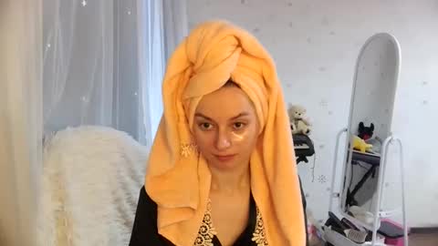 Snapshot of lunaa_bluee chatting on 05-15-26, 05:42 lunaa_bluee online show from 05-15-26, 05:42