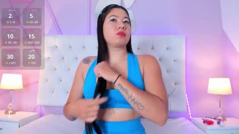 lunaa_hart online show from 11-01-25, 08:00