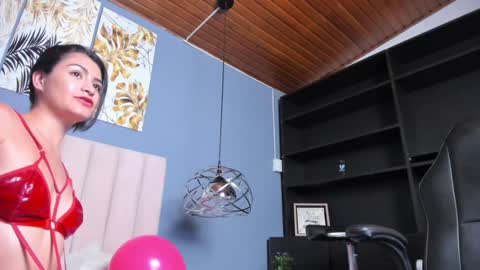 Snapshot of lunaa_lynch chatting on 12-22-24, 02:39 Luna online show from 12-22-24, 02:39