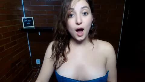 Snapshot of lunaa_m_ chatting on 02-21-25, 02:50 lunaa_m_ online show from 02-21-25, 02:50