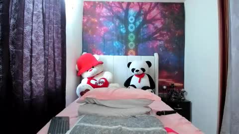 Snapshot of lunaa_mayerr chatting on 02-28-26, 01:45 lunaa mayer online show from 02-28-26, 01:45