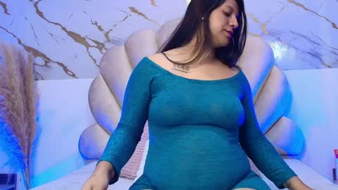 Lunaa rossee  online show from 04-06-26, 12:17