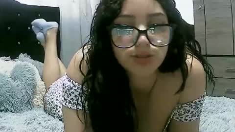 lunaa_sub online show from 01-24-25, 09:37