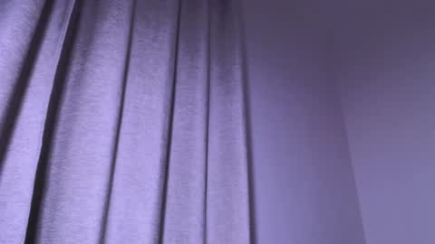 Luna online show from 01-21-25, 04:32