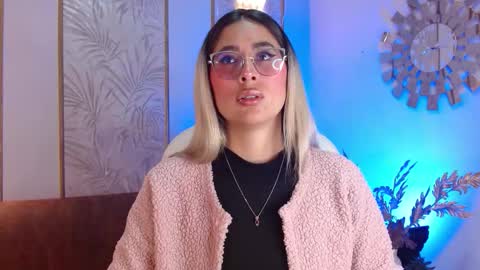 Luna online show from 09-26-25, 03:21