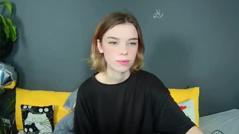 Snapshot of lunaastar_ chatting on 12-11-24, 01:17 lunaastar_ online show from 12-11-24, 01:17