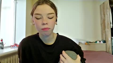 Snapshot of lunaastar_ chatting on 12-19-24, 10:02 lunaastar_ online show from 12-19-24, 10:02