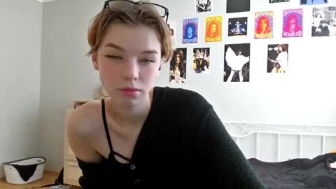 Snapshot of lunaastar_ chatting on 01-06-25, 11:29 lunaastar_ online show from 01-06-25, 11:29