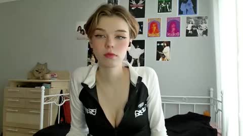 Snapshot of lunaastar_ chatting on 01-08-25, 12:15 lunaastar_ online show from 01-08-25, 12:15