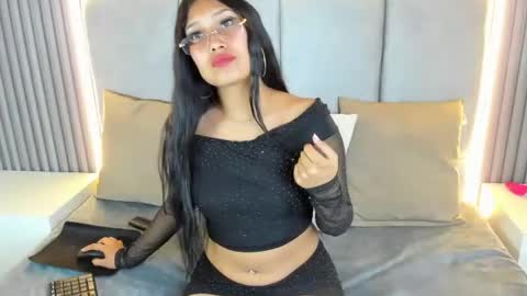 Snapshot of lunaaura69 chatting on 07-12-26, 04:25 LunaAura online show from 07-12-26, 04:25