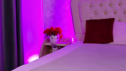 lunababe_ online show from 05-07-26, 10:53