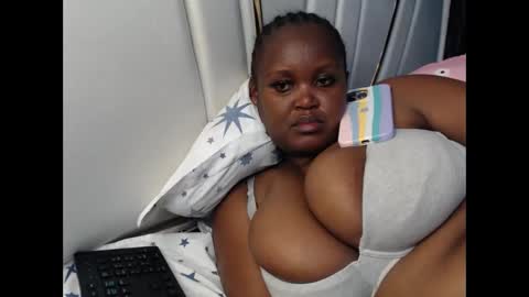 lunabloom01 online show from 10-08-25, 06:05