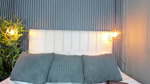 Snapshot of lunabloomn chatting on 10-08-25, 06:05 Luna online show from 10-08-25, 06:05