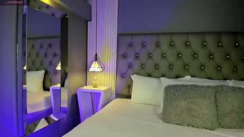 Luna  online show from 11-24-25, 05:01