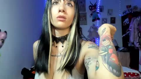 Snapshot of lunacristal_moon chatting on 08-03-26, 12:32 lunacristal_moon online show from 08-03-26, 12:32