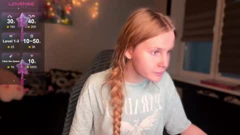 Britney online show from 12-14-25, 02:44