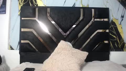 Luna online show from 03-18-26, 05:32