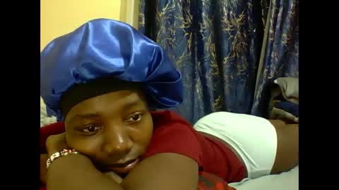 Snapshot of lunah_kitty chatting on 05-18-26, 04:07 lunah_kitty online show from 05-18-26, 04:07