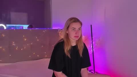 Luna online show from 02-08-26, 01:25