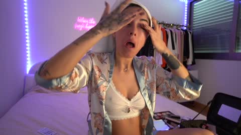 Laura online show from 01-24-25, 10:21