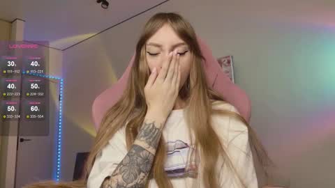 Luna online show from 10-01-25, 01:11