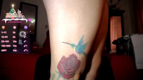 Snapshot of lunalatinacoo chatting on 12-10-24, 05:00 LUNA online show from 12-10-24, 05:00