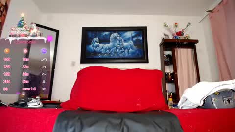 Snapshot of lunalatinacoo chatting on 12-18-24, 10:30 LUNA online show from 12-18-24, 10:30