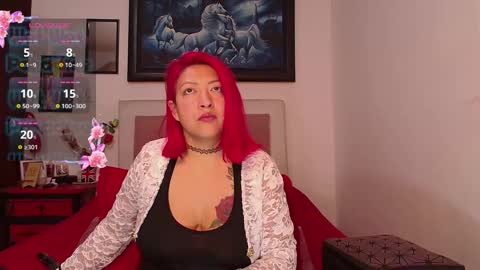 Snapshot of lunalatinacoo chatting on 10-18-25, 11:00 LUNA online show from 10-18-25, 11:00