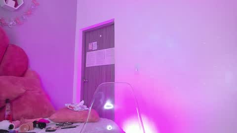 I M  L U N A  online show from 12-23-24, 08:11