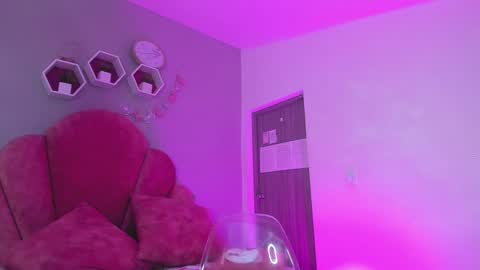 I M  L U N A  online show from 12-23-24, 02:28