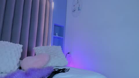 I M  L U N A  online show from 02-05-25, 02:40