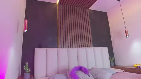I M  L U N A  online show from 02-22-25, 02:50