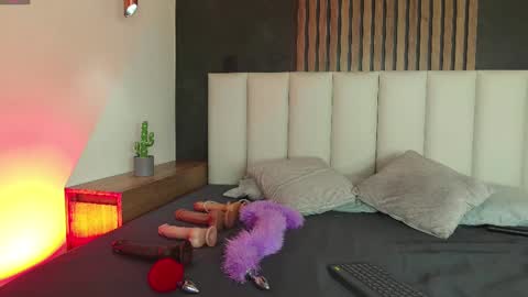I M  L U N A  online show from 03-05-25, 02:57