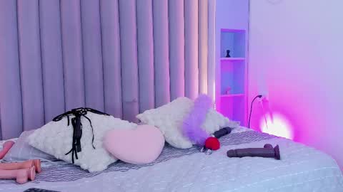 I M  L U N A  online show from 03-08-25, 03:17
