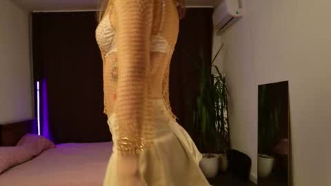 lunalike online show from 10-20-25, 05:13