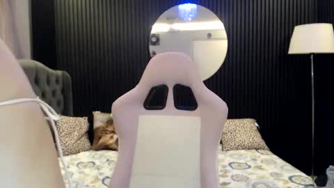 LUNA online show from 04-18-26, 06:28