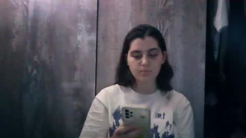 Snapshot of lunamoody chatting on 09-19-25, 02:40 lunamoody online show from 09-19-25, 02:40