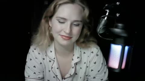 Snapshot of lunamystique_ chatting on 10-06-25, 08:39 lunamystique_ online show from 10-06-25, 08:39