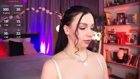 Luna  next streams Mon Fri Sat Sun 8pm-5am gmt0 online show from 03-08-25, 08:35