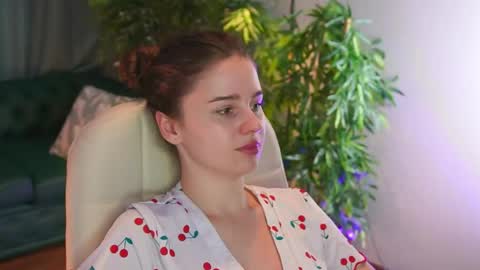 lunaolivia_ online show from 04-30-26, 01:39
